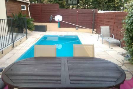 Вилла Tres Confortable Studio Maison Au Pied Dufaron Тулон Экстерьер фото